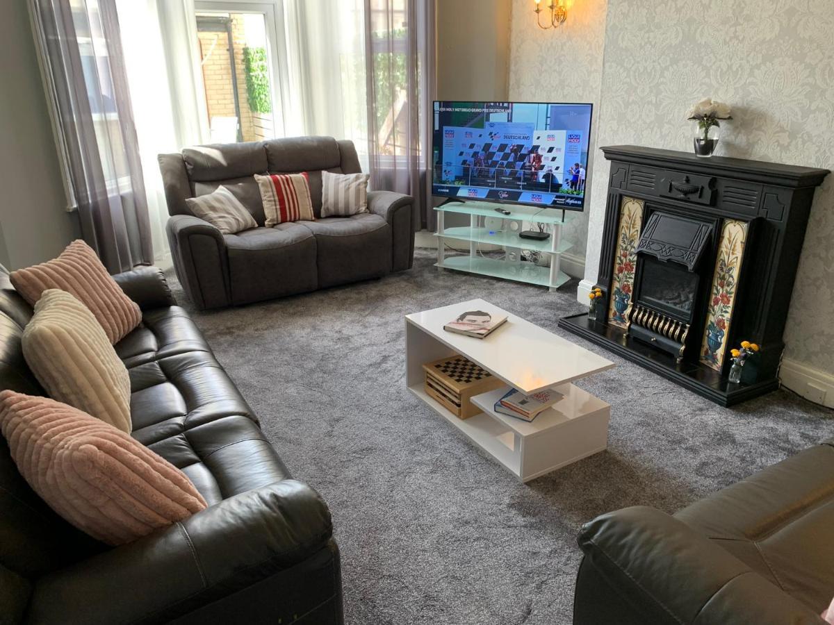 Heather Glen. Six Bedroom Home Near The Sea. Blackpool Bagian luar foto